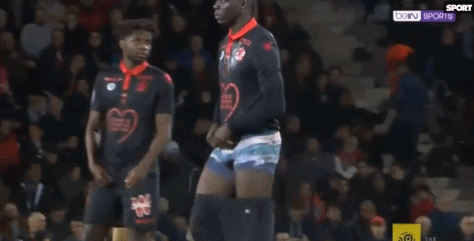 DO：拉松吸引了拜仁等俱乐部的关注，但冬窗不太可能离队（报道称：拉松获拜仁等队青睐，冬窗离队可能性不大）