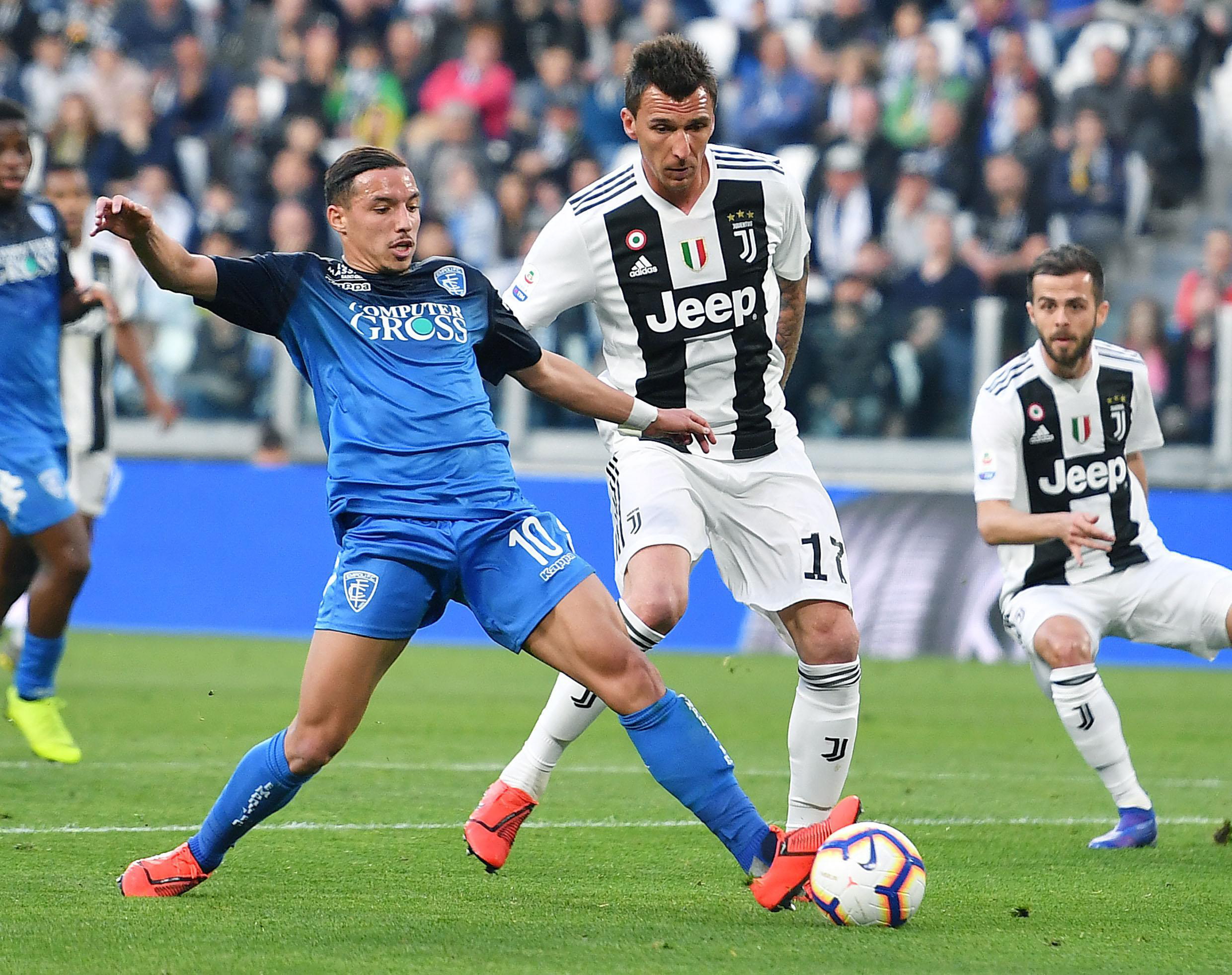 米体：尤文前锋米利克随队进行了训练，伤缺已经553天（米体：尤文前锋米利克回归随队训练，伤停已达553天）