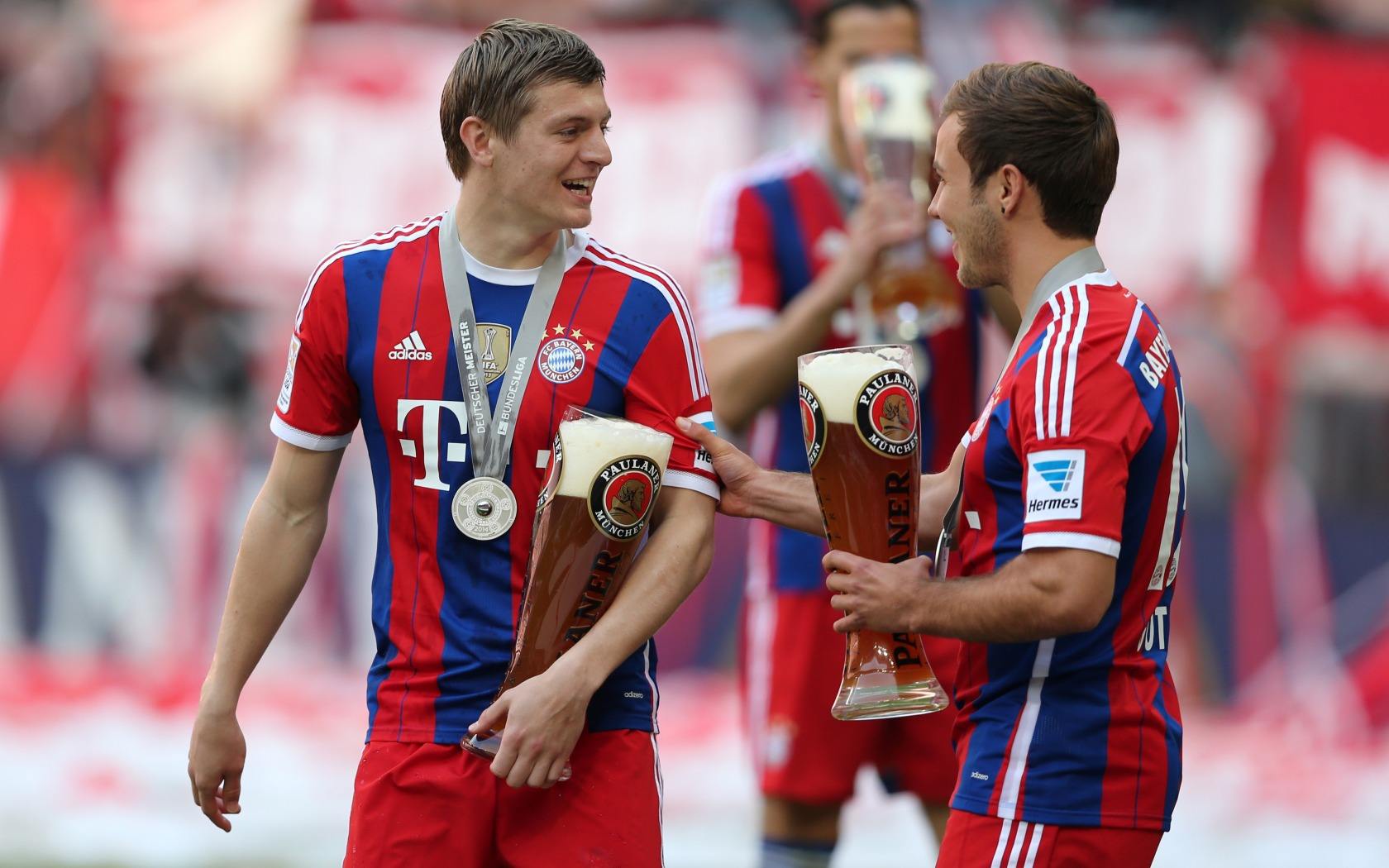 川普狂喜，乡下人乐队将在世界杯抽签仪式结束后表演《YMCA》（世界杯抽签落幕后，乡下人乐队献唱《YMCA》，令川普喜出望外）