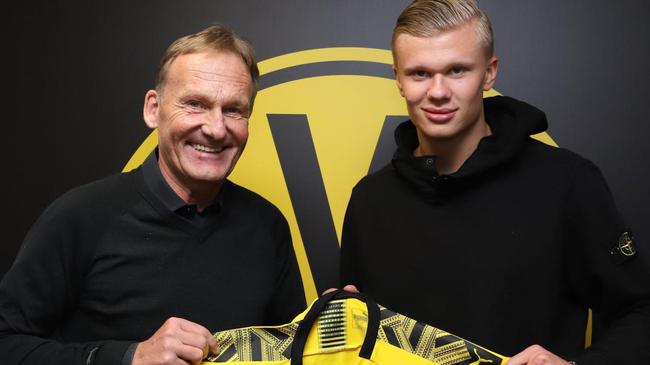 德天空：拜仁关注U17世界杯射手王约翰内斯-莫泽（德天空：拜仁正在考察U17世界杯金靴约翰内斯-莫泽）