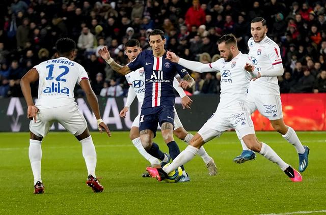 “小雪”节气将至，长春亚泰基地为天然草加盖第二层“棉被”（小雪将至，长春亚泰基地给天然草再添一层“棉被”）