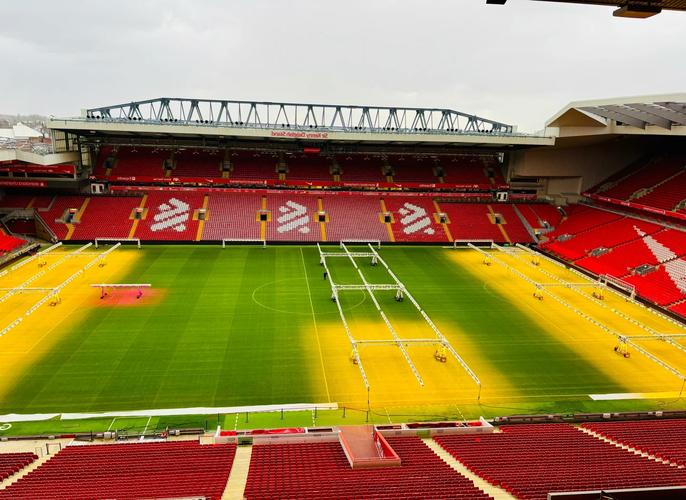 暗示续约还是离队？刘洋晒与瓦科互换球衣照片（续约抑或离队？刘洋晒与瓦科交换球衣照）