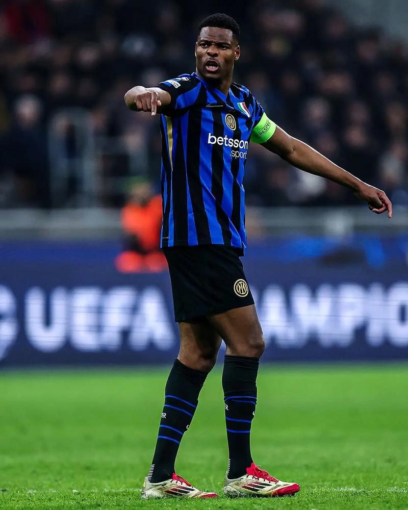 中国男子冰壶队米兰冬奥会资格赛5-2战胜菲律宾，豪取三连胜