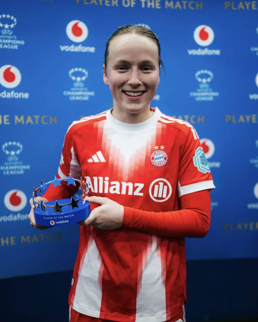 FIFA发布的世界杯赛程以美东时间计算，比北京时间慢12小时（FIFA世界杯赛程采用美东时间，较北京时间晚12小时）