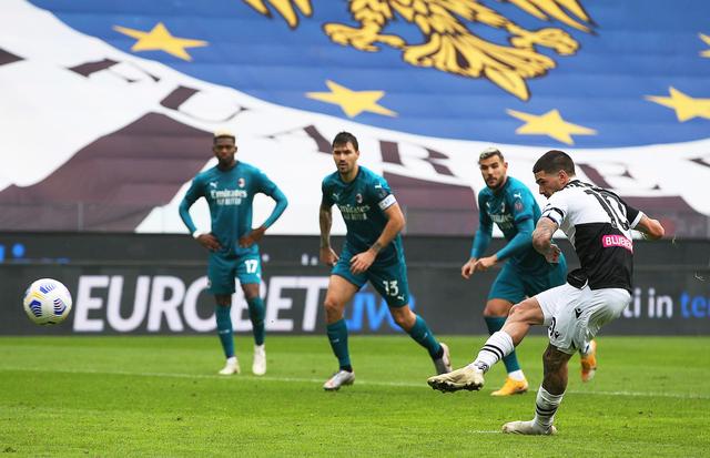 基恩谈梅努：有时候教练就是不信任你，你得用表现证明他错了（基恩谈梅努：当教练不信任你时，唯有用表现让他改观）