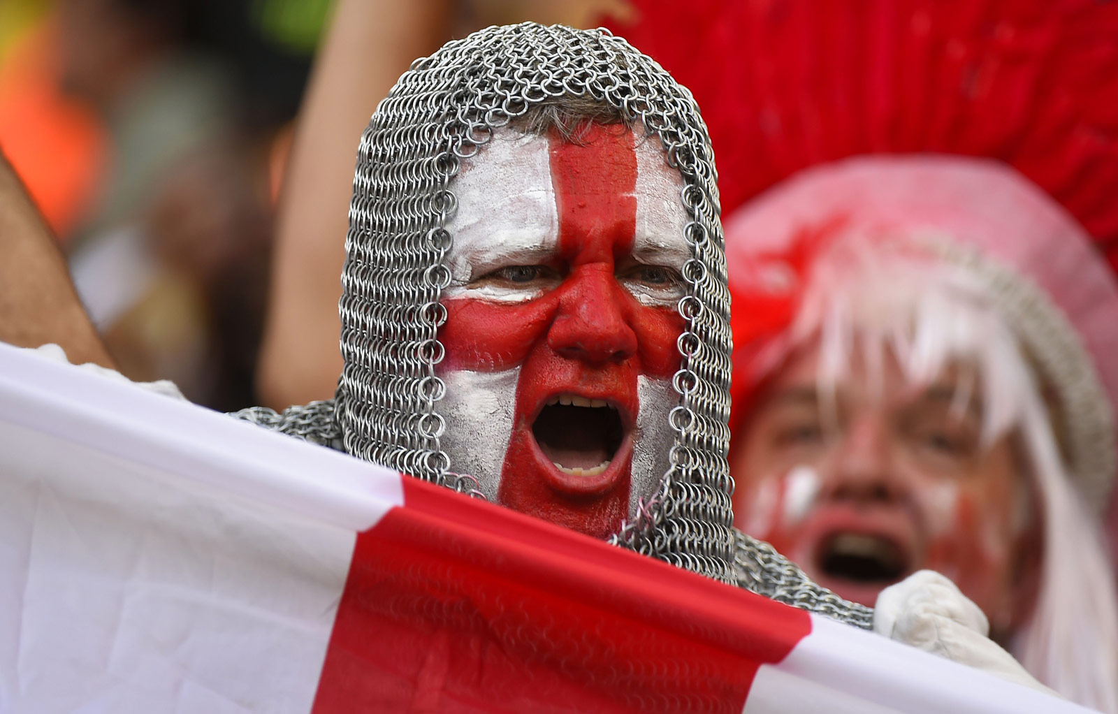 阿齐兹：太早丢球让局面困难，感谢远征球迷下雨还支持我们（阿齐兹：早早失球令比赛被动，感谢冒雨远征支持的球迷）