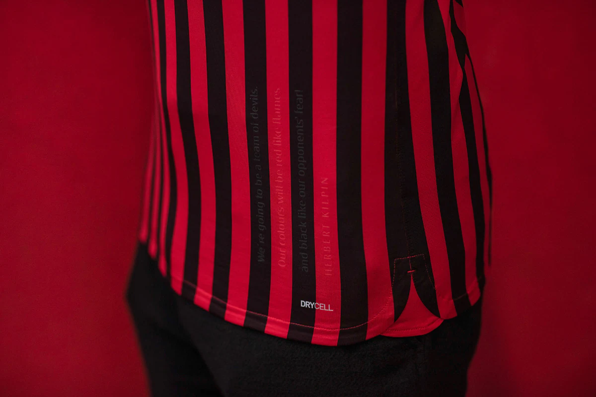 复盘利物浦1-1桑德兰：斯洛特迷之操作令人无语，维尔茨小基救主（赛后解析：利物浦1-1桑德兰，斯洛特用人令人费解，维尔茨小基扳平救主）